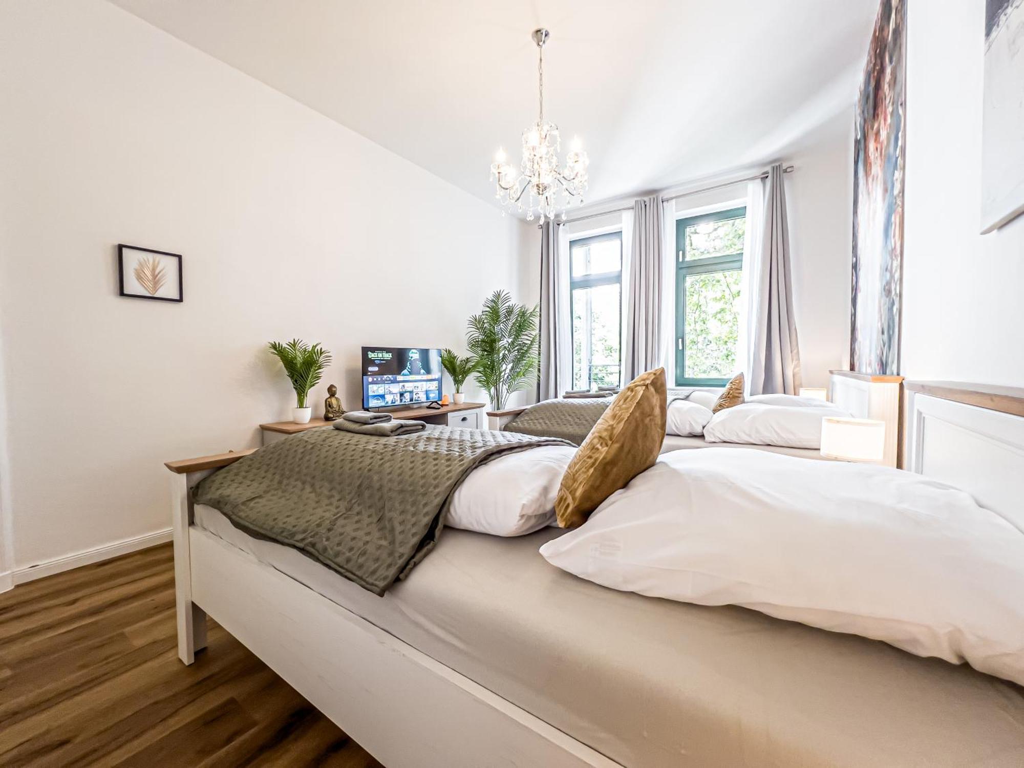 Grosse 3 Schlafzimmer Unterkunft Mit Kueche, Bad, Waschmaschine & Balkon Am Zoo ไลป์ซิก ภายนอก รูปภาพ